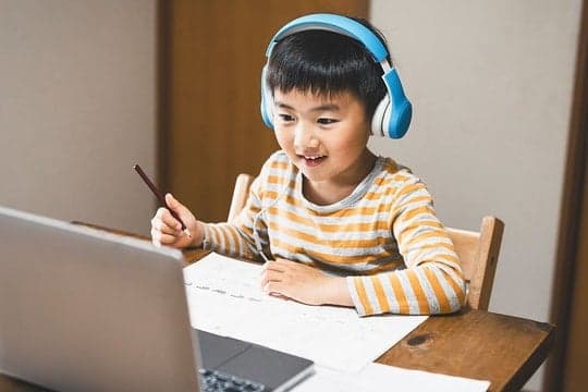 Từ Mầm Non đến Tiểu Học